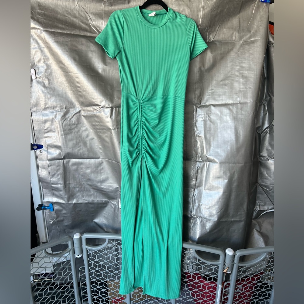 Green maxi dress with adjustable side slit